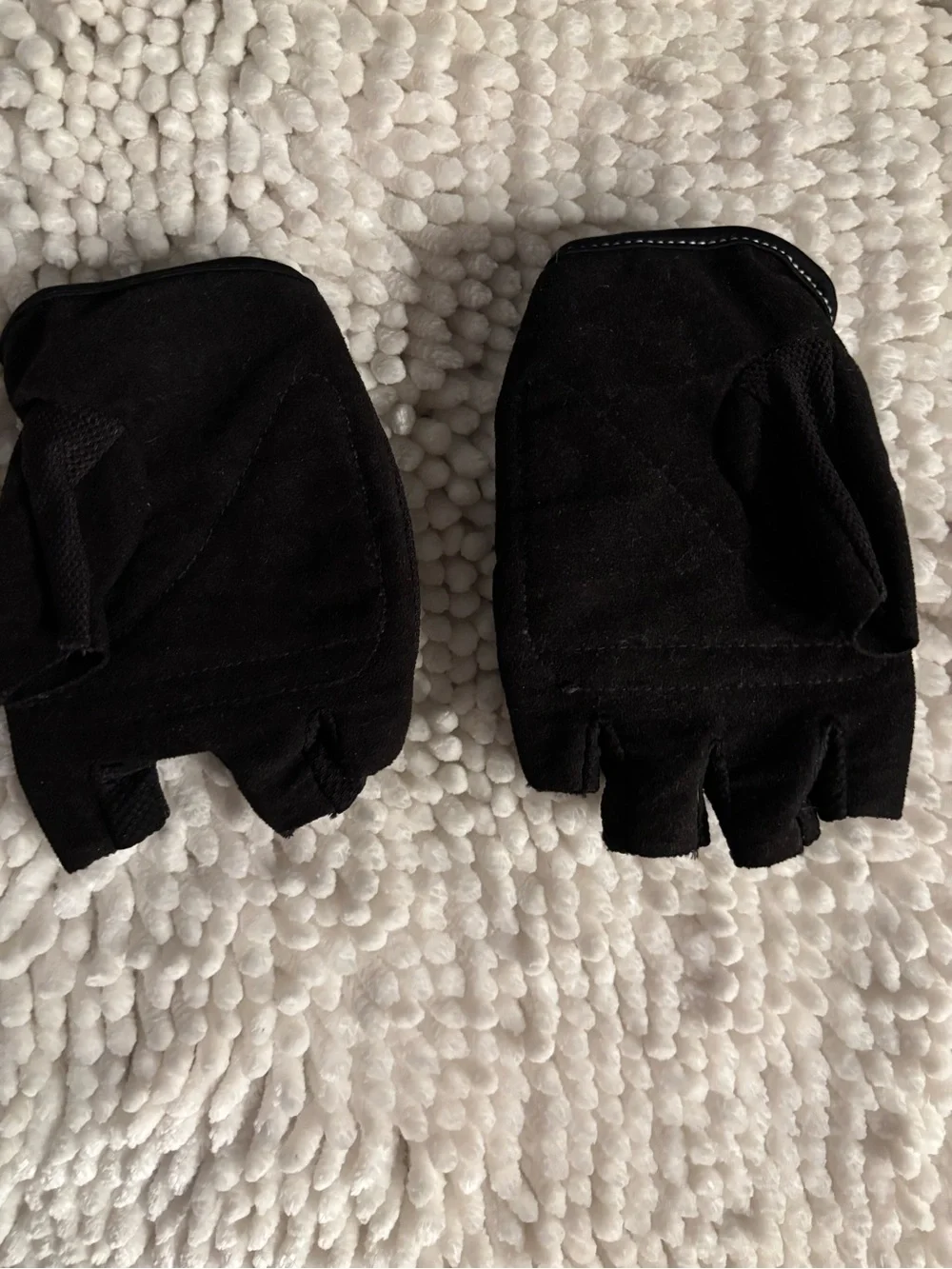Nike Black Half-Finger Training Gloves with White Swoosh